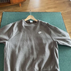 Nike  - Grå Nike tröja jätte fint skick 