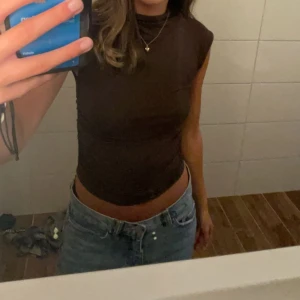 Gina topp - Super söt topp från gina tricot! Använd ett fåtal gånger❤️‍🔥❤️‍🔥