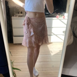 Blommig kjol🌸 - Super fin🌸