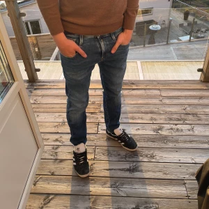 Replay jeans  - Replay anbass jeans, använda en eller två gånger, skick 10/10 och storleken 30/30. Pris kan diskuteras. Skriv vid intresse ! Frakt ingår ej