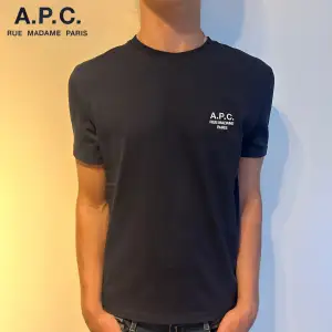 Riktigt fet A.P.C. T-shirt med lapparna kvar | nypris 1500kr mitt pris 899 vid snabb affär 849.