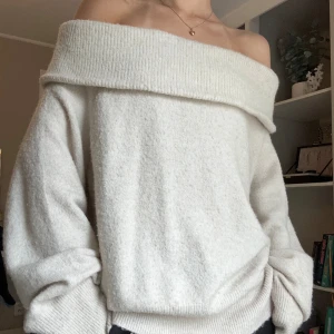 Off shoulder tröja  - Mysig tröja som tyvärr är lite för stor för mig 🩷🩷