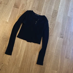 Långärmad crop top - Använd fast i bra skick