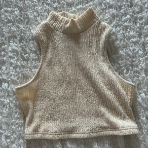 Begie topp - Säljer min topp som jag aldrig har använt! 