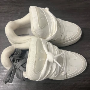 Bershka skor - Hej säljer mina bershka skor då de inte är min stil 