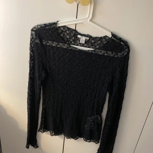 Spetstopp - Fin spetstopp som inte kommer till användning. Strl M, men väldigt liten i strl så passar även mig som xs/s🦋