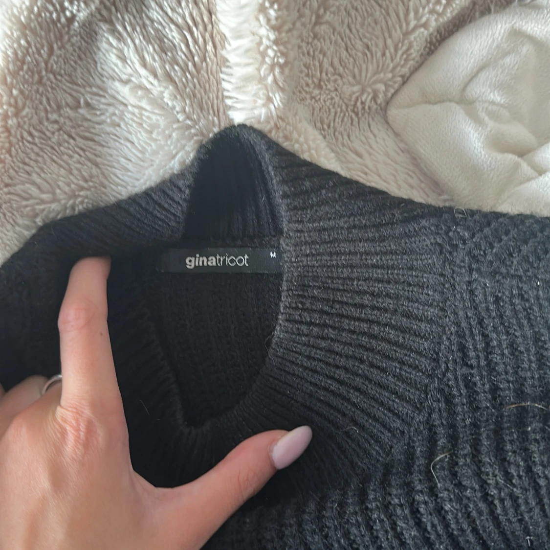 Stickad tröja  - 91