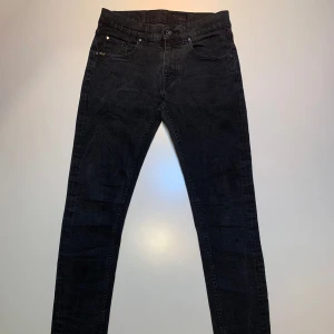 Tiger of sweden jeans - Tiger of sweden jeans i modellen slim, bra skick, strl 30/34 .nypris 1500kr. Pris kan diskuteras.