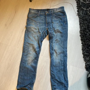 Tiger of Sweden jeans - Inga defekter men har använts en del. Tiger of Sweden jeans med modellen Rocky. 34 i bredden och 32 på längden