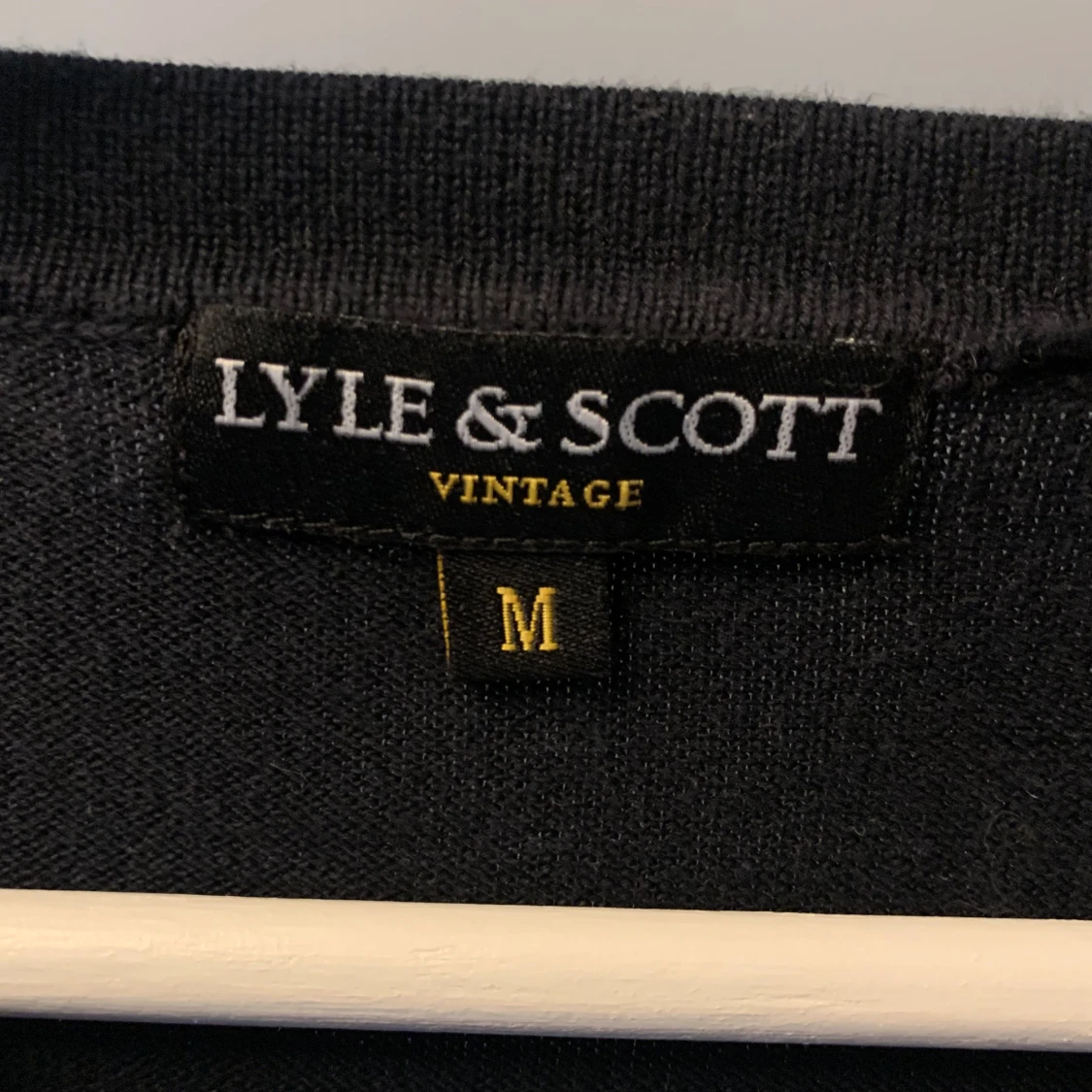 Lyle & svott | V-ringad - 90