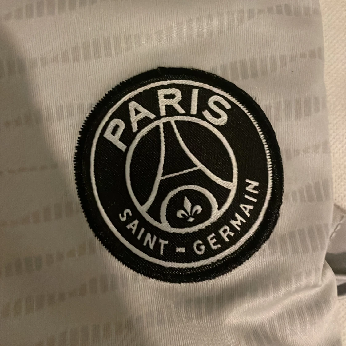 Säljer mbappe tröja som jag har ingen användning av - 92