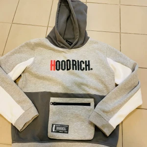 Hoodrich - Hoodrich hoodie, storlek L junior (12-13 år). Mycket fint skick, inköpt på JD sport. 