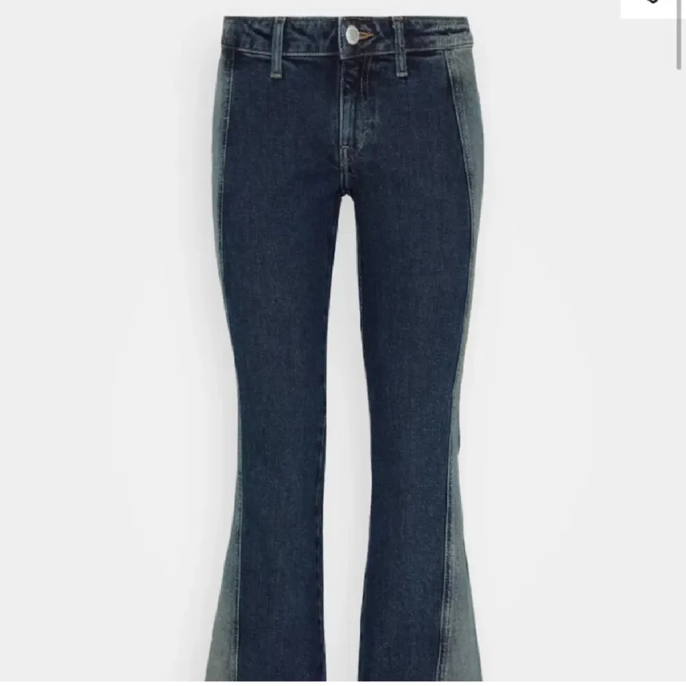 Trendiga jeans från weekday . Jeans & Byxor.
