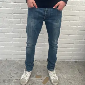 Morris slim jeans || Nyskick, knappt användna || Passar 170-179 cm || Skriv vid minsta fundering! Mvh, CH 