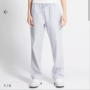 Blåvit randiga linnebyxor från lager 157 - Använda ca 2 gånger och är i nyskick