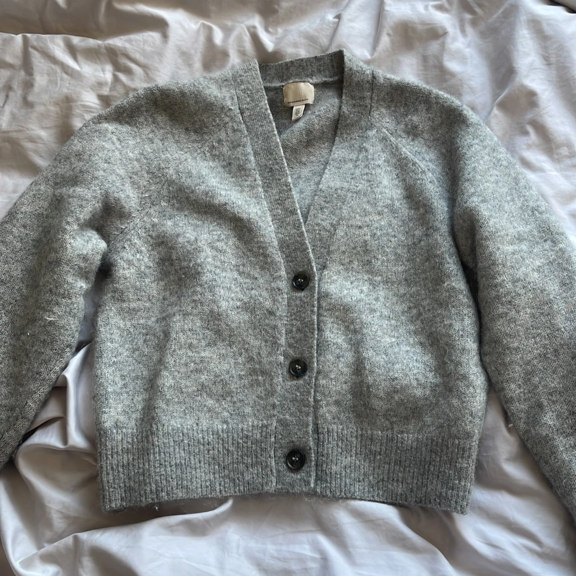 Grå stickad kofta  - 90