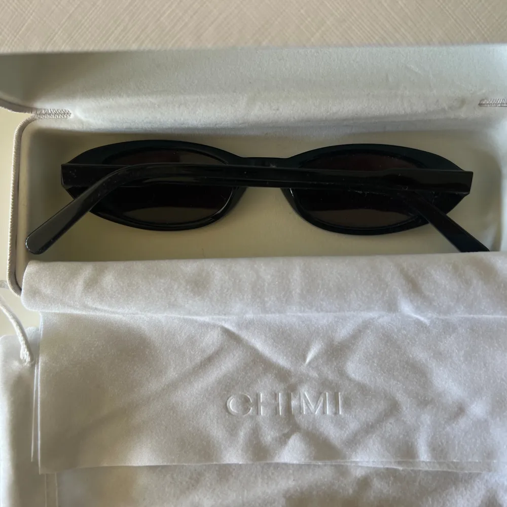 Säljer nu dessa ovanliga glasögon från chimi. Nypris ca 1200 och nästan aldrig använda  Kom i dm vid frågor 😊. Övrigt.