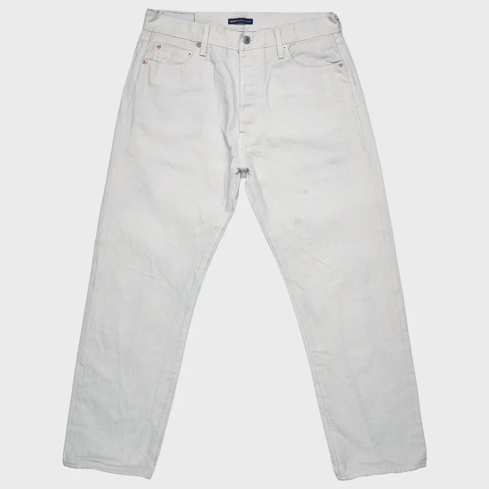 Bra skick. Storlek W36/L32 på label men motsvarar en 31” i midja. Straight fit. 100% bomull. . Jeans & Byxor.