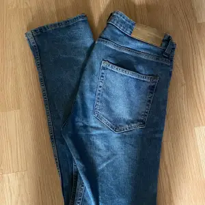 Hej, säljer ett par fina regular fit jeans från dressman. Skriv om ni har några frågor.