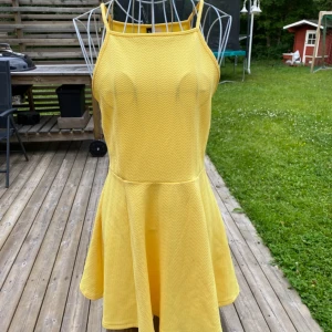 Sommar klänning - Fin form i skön material