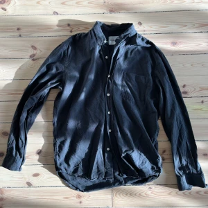 Our legacy raw silk - Silkesskjorta från our legacy i storlek 52 