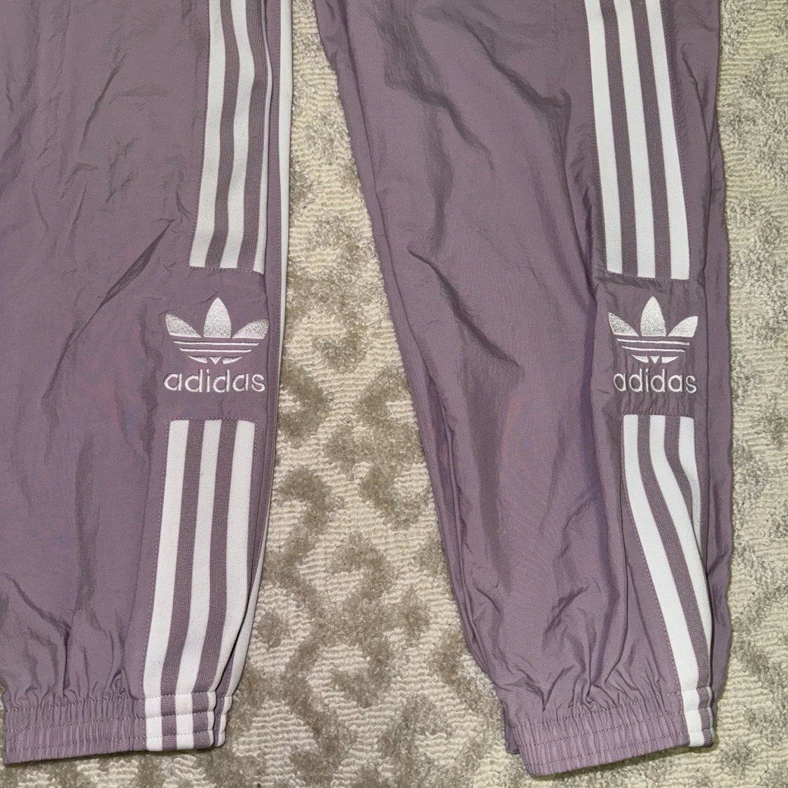 Adidas träningsbyxor storlek S kvar! - 93