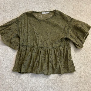 Grön blus  - Grön blus, jättefin nu till sommaren!!🩷🩷
