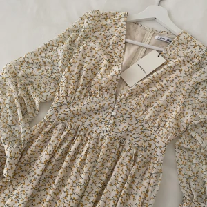 Klänning från Adoore - Ny långklänning från Adoore i strl 36 