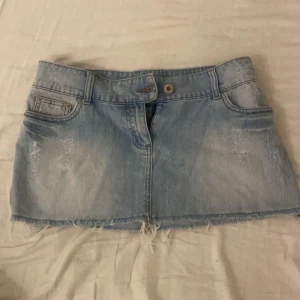 Lågmidjad kjol - Säljer den då jag har alldeles för många och måste rensa ut 💞 skriv privat för mått 