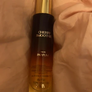 Cherry smoothie Zara - Zara parfym, endast testad  Cherry smoothie