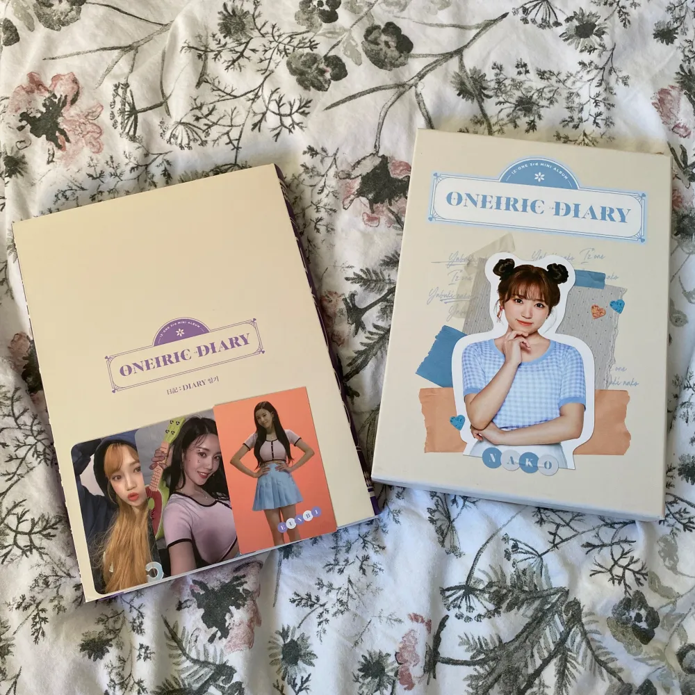 Säljer Oneiric Diary albumet. Fotoalbum och 3 st pc. Dma för frågor ✨🎀🧸💗. Övrigt.