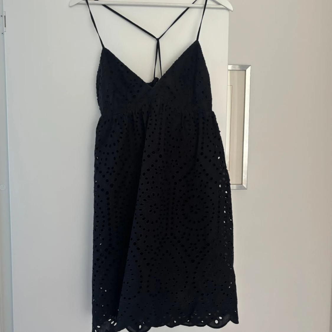 Svart kort klänning