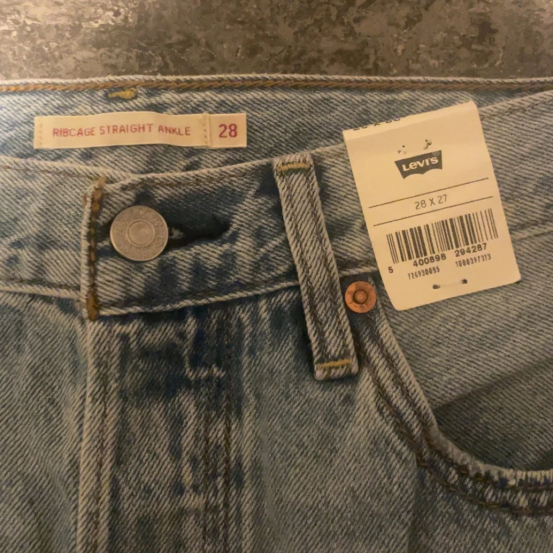 Levi’s Jeans  - 90