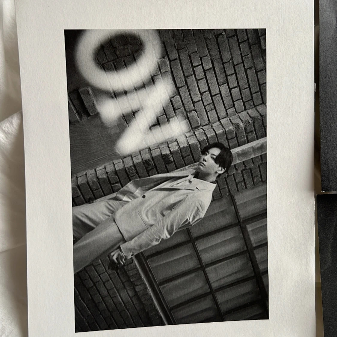 Affischer på Jungkook från BTS från albumet BE - 1