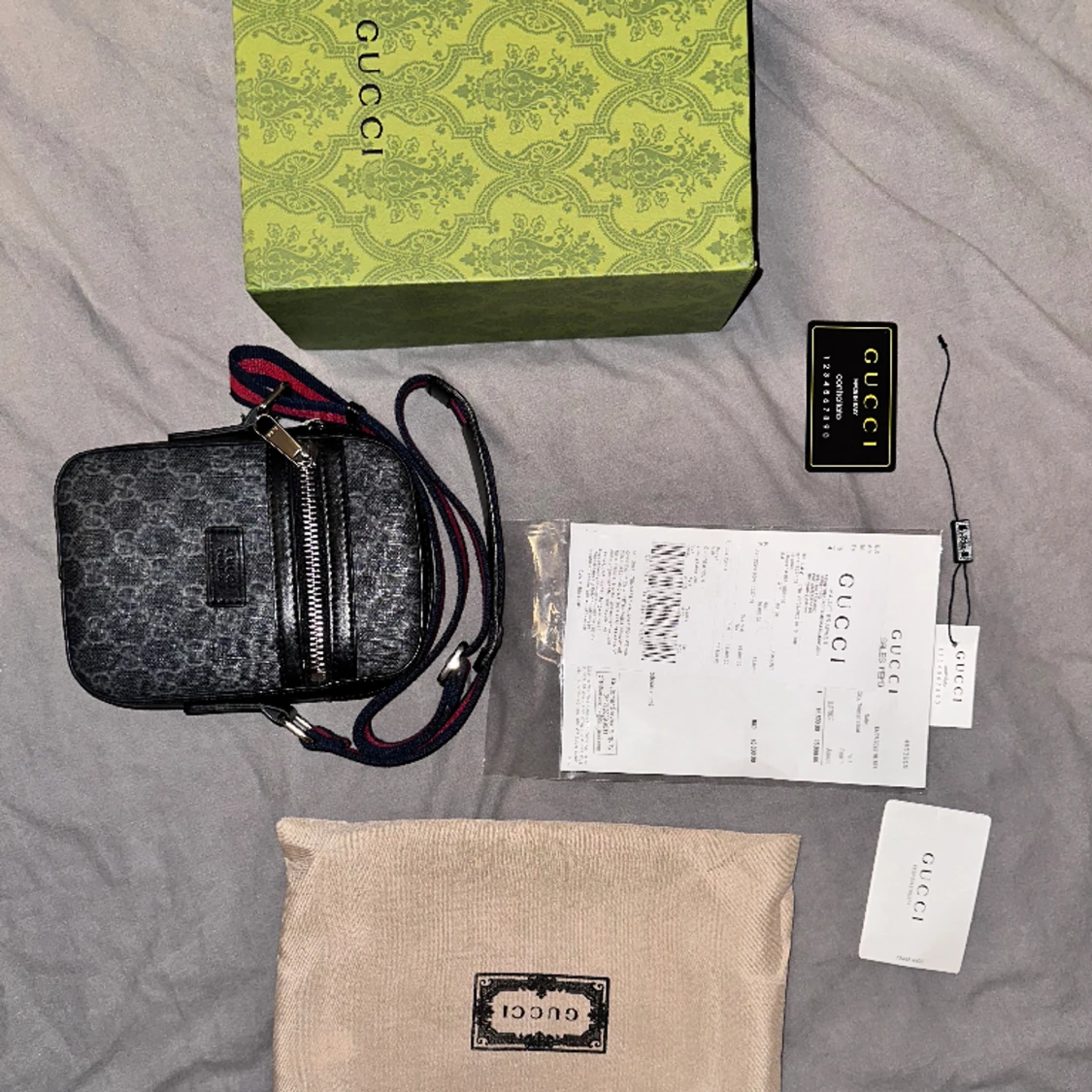 GucciLeather handbag