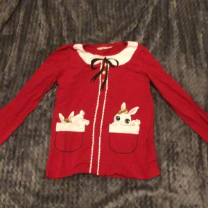 Tröja - Tröja med kaniner på  Lite julig