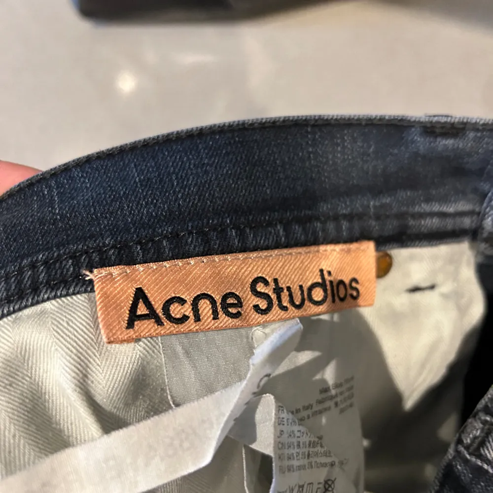 Acne jeans storlek 32/34. Jeans & Byxor.