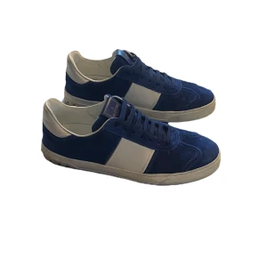 Valentino Flycrews - Äkta Valentino flycrews i grymt skick!  Ootroligt eftertraktade! Börjar med att ta emot bud på dessa! Alla nitar kvar. Buda i kommentarerna / DM. Hör av er vid intresse 🙂