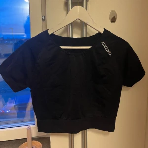 Träningstopp - Nyskick! Passar en M/L