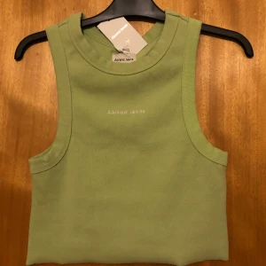 Abrand jeans linne - Helt nytt aldrig använd  St M men liten i storlek