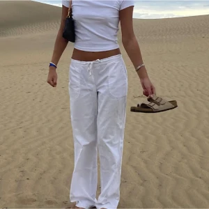 Linnebyxor  - Linnebyxor från H&M. Använda en gång 💕 lånade bilder