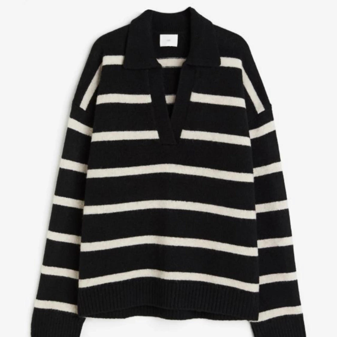 Randig stickad tröja