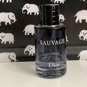 Dior sauvage - Jättelite kvar för den som vill ha.