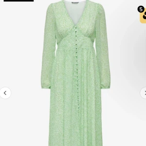 Grön långklänning - Säljer denna jätte fina gröna klänning ifrån ONLY💗storlek S, endast använt 1 gång💗