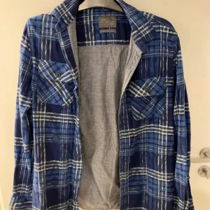 Använd några gånger  - Använd några gånger men är i mycket bra skick strl S