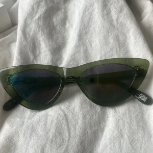 Chimis - Säljer ett par gamla chimis från 2021! Dom är som nuvarande 06 green 💚💚pris: 350 kr