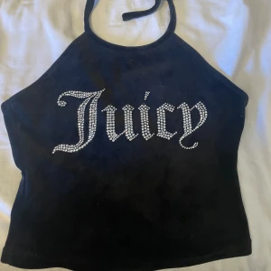 Juicy Couture Linne - Nyskick i stl S. Passar säkert M också då den är i hyfsat stretchigt material. Nypris 550kr mitt pris 180kr