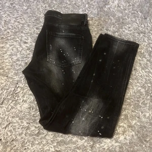 Dsquared2 jeans  - Säljer min dsquared2 jeans  Bra skick  Skriv för minsta fundering 