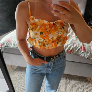 Topp från HM - Superfin sommartopp från HM, oanvänd med prislapp kvar