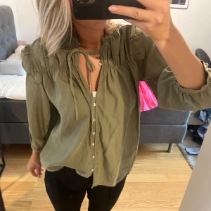 Blus zara - En fin blus från zara! Aldrig använd